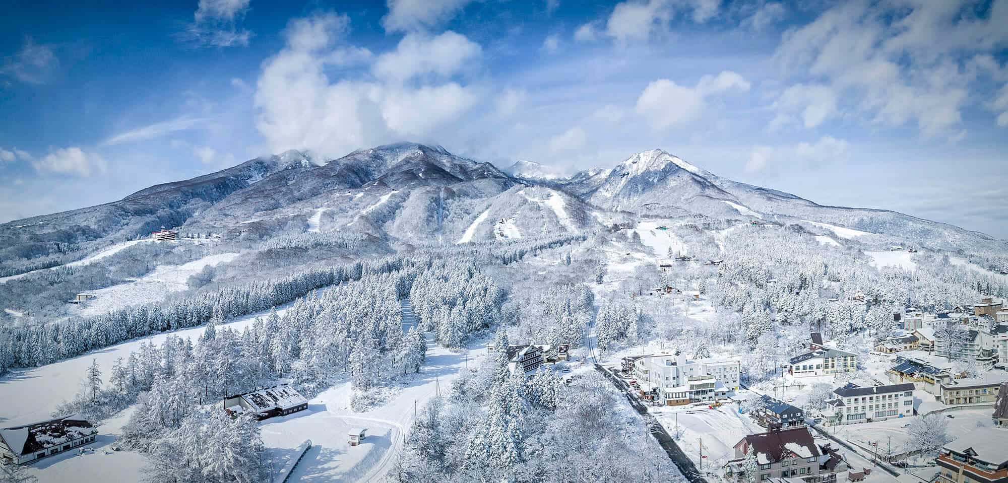 AKAKURA ONSEN SKI RESORT - Myoko Tourism