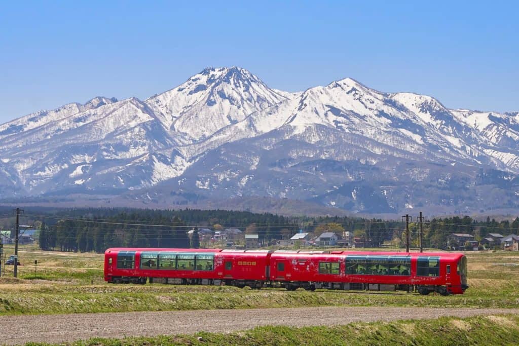 Setsugekka train